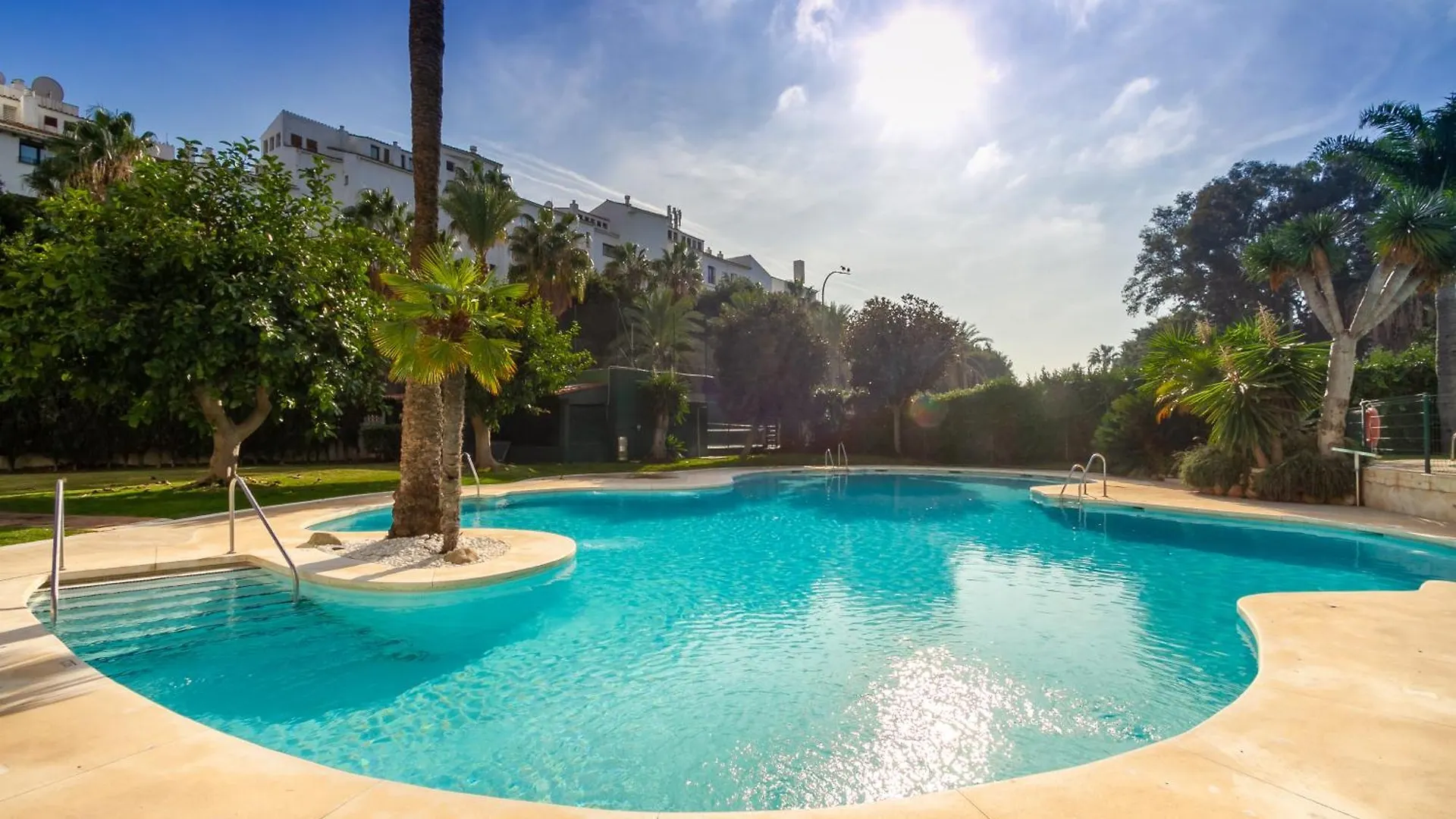Marbella Banus Suites - Terrazas De Banus Flat, In The Heart Of Banus 0*,